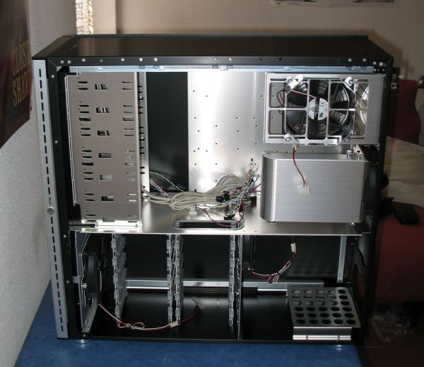 Lian-Li PC-201B : l'intérieur